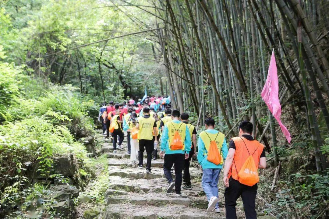 凝心聚力 逐必一运动官网梦前行丨古越龙山青创营开展素质拓展训练(图2)