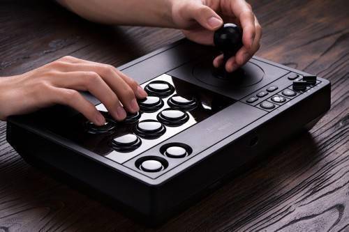 八位堂（8BitDo）新品发布：微软受权无线毗连 Xbox 主机的街机摇杆