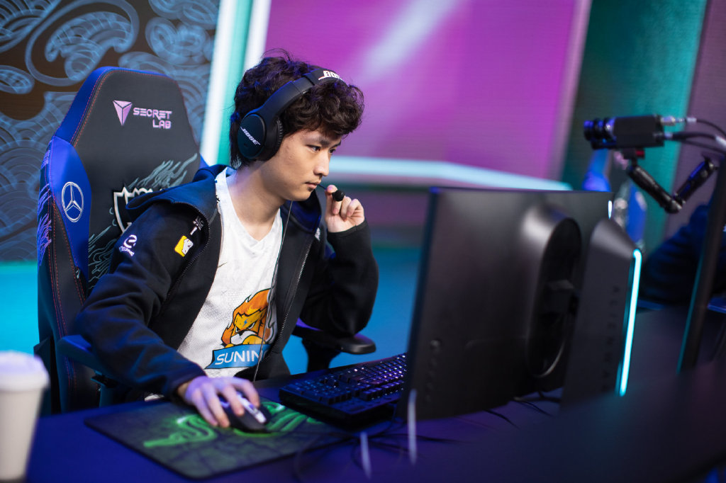 sn焕烽人设再崩塌蒙骗俱乐部管理私联女粉却倒打一耙