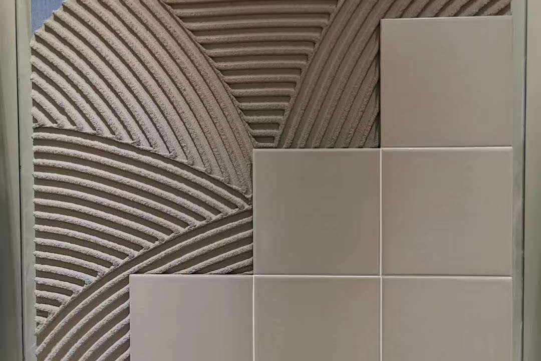 瓷砖胶泥墙面实测施工现场效果如何