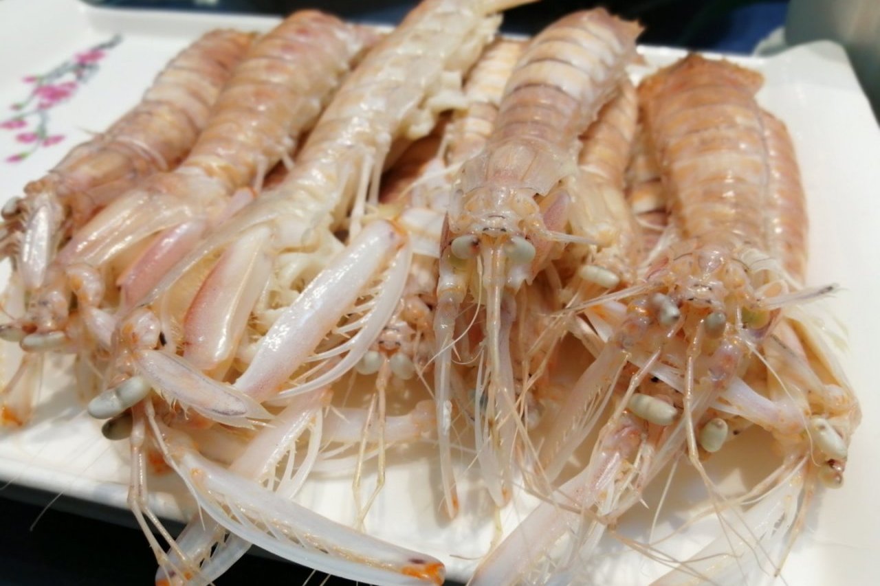 白灼濑尿虾和姜葱炒螺肉肉质都很鲜嫩2盘都不够吃