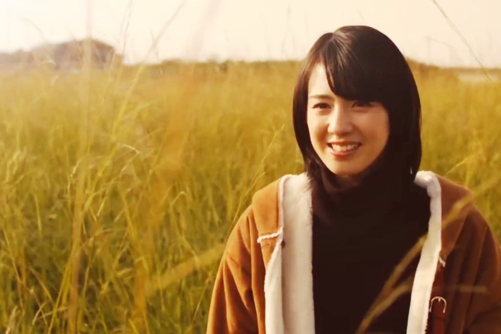 一曲红尘演唱艾歌红尘总有梦何必问是非