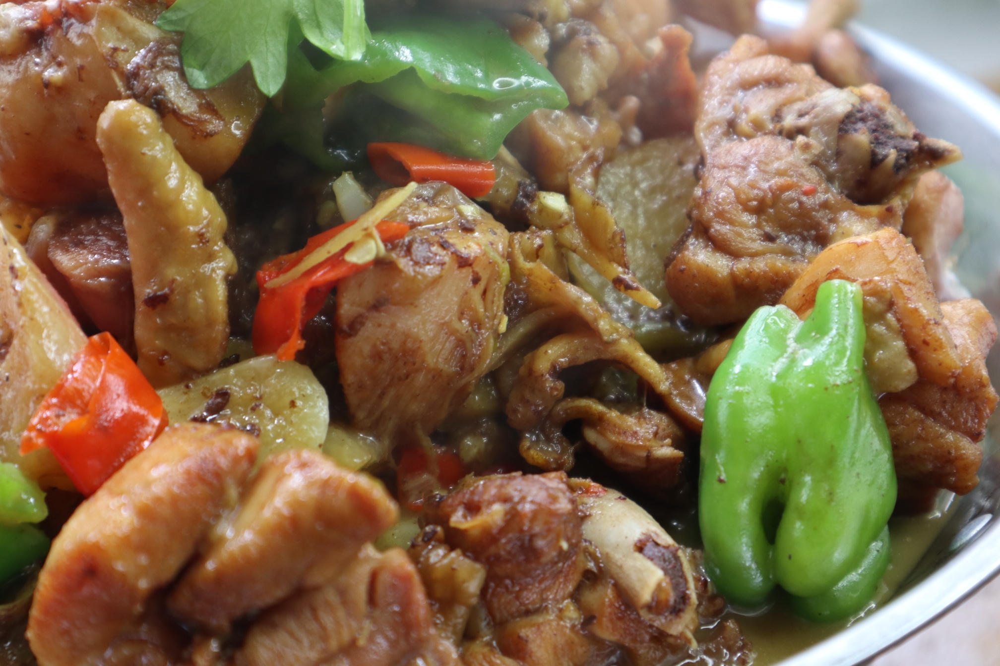 3个鸡腿1个萝卜教你做鸡肉焖萝卜鸡肉软烂萝卜入味好吃又下饭