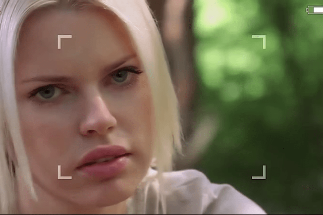 《红色之山》小伙为了调查被下映的老电影,却发现这一切都是阴谋