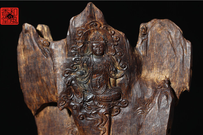 ベトナム産 棋楠 奇楠 香木 仏陀 彫刻 木彫 像 沈香 2,9g QiNan