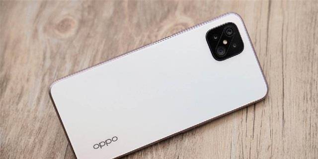 原创 oppo中端机跳水,120hz配合6.57英寸的大屏,视野十分宽阔