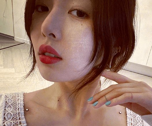 原创 泫雅的锁骨钉,张若昀的唇钉,看到她的舌钉:不觉得疼吗?