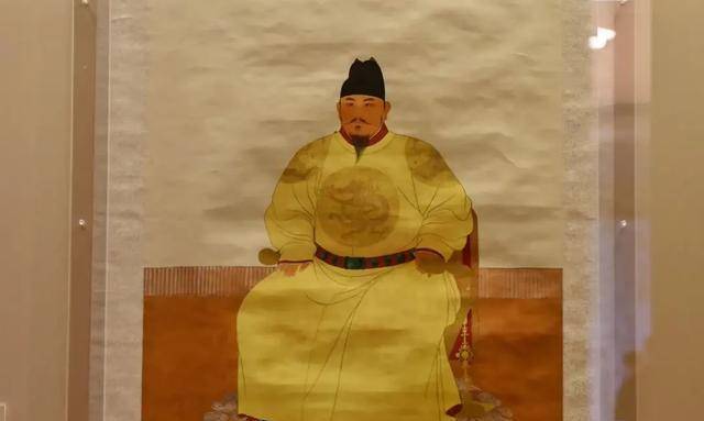 原创 朱元璋真的是鞋拔子脸吗?国博给了一张身份证照片