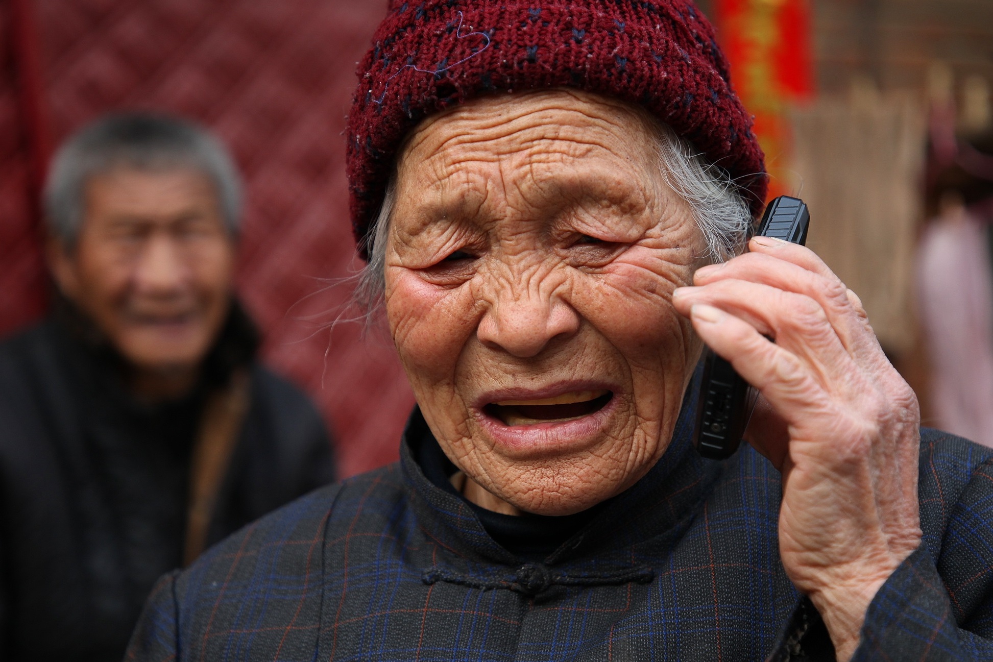 他经常拽我去城里,只是我不想去麻烦我儿子,而且我自己也喜欢住在农村