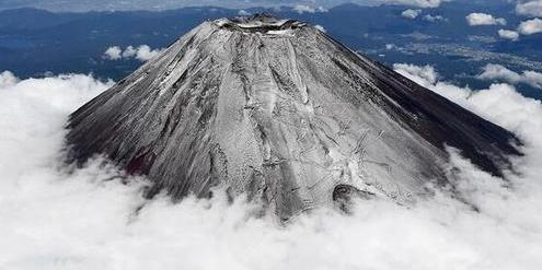 富士山火山口增加近6倍 随时可能喷发