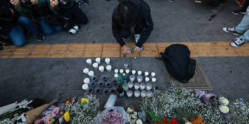 韩国首尔在市区设吊唁堂哀悼梨泰院踩踏事故遇难者