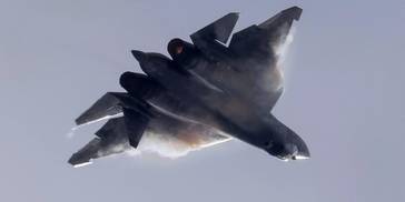 俄苏-57战机命中距离120公里目标