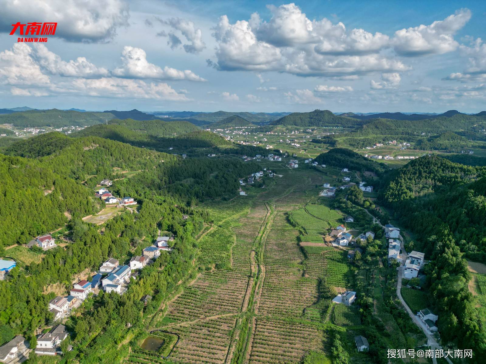 四川南充南部县万年镇龙宿村风光