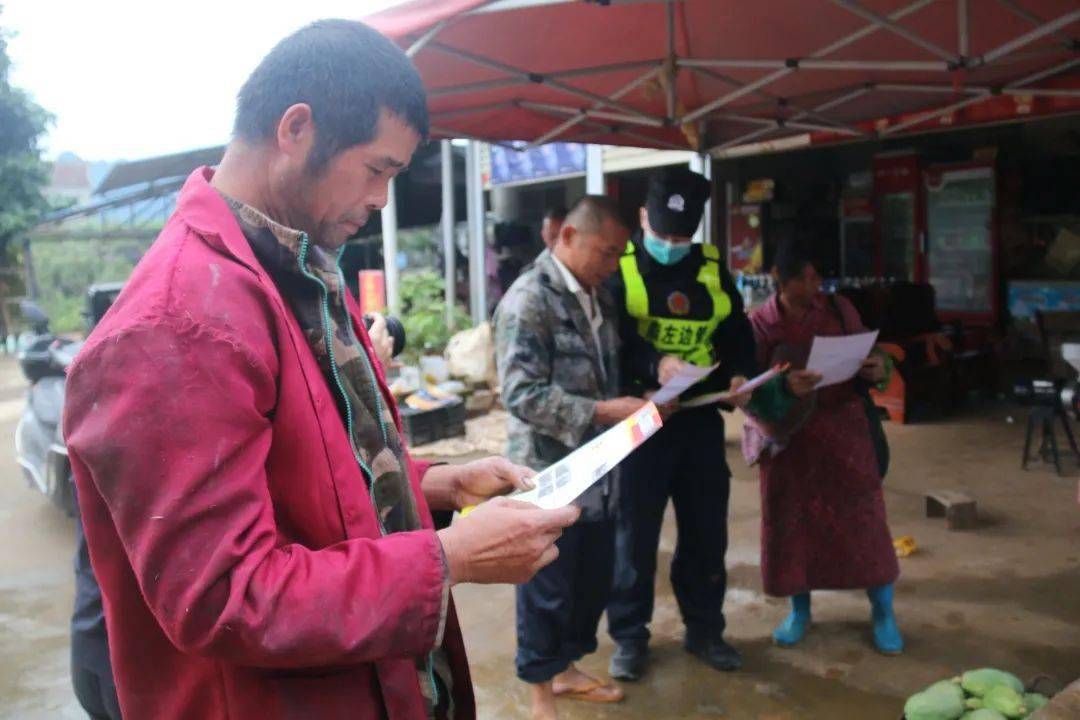 龙州:集中押解7名违法犯罪嫌疑人到边境指认现场-搜狐大视野-搜狐新闻