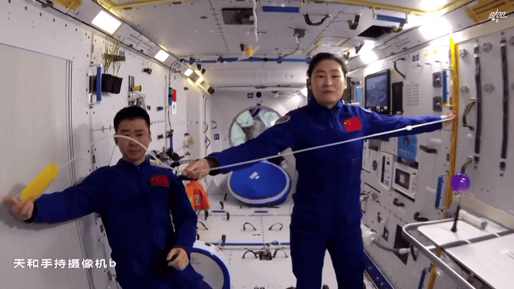 中国航天员首次在问天实验舱内开讲“天宫课堂”-搜狐大视野-搜狐新闻