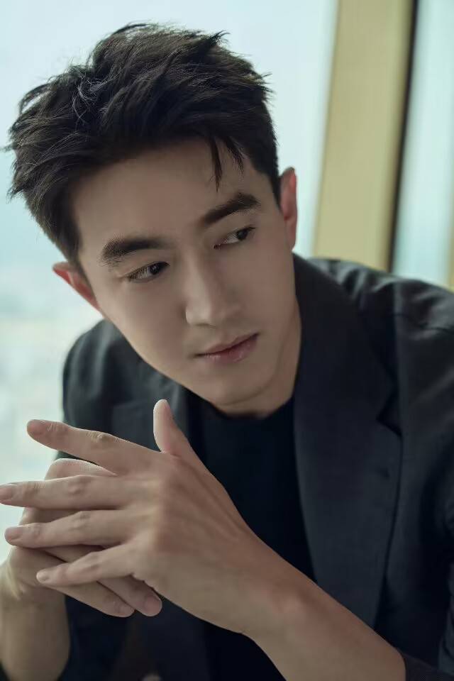 明星林更新写真集剑眉星眸仪表堂堂