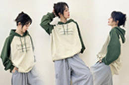 杨紫分享午后随拍 卫衣工装裤尽显酷飒