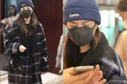 42岁阿娇近照曝光显疲惫 皱着眉眯眼看手机