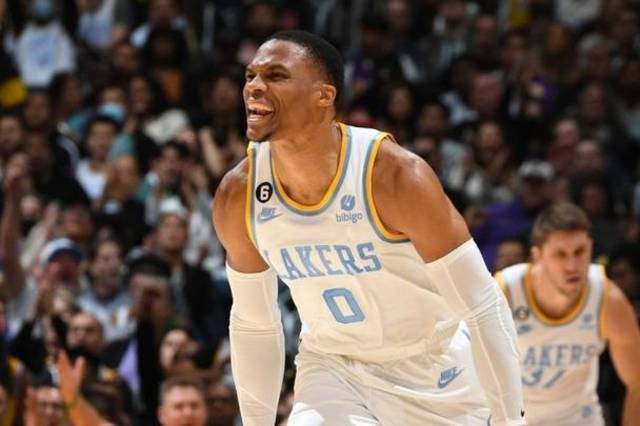 湖人夺赛季首胜 威少梦回巅峰