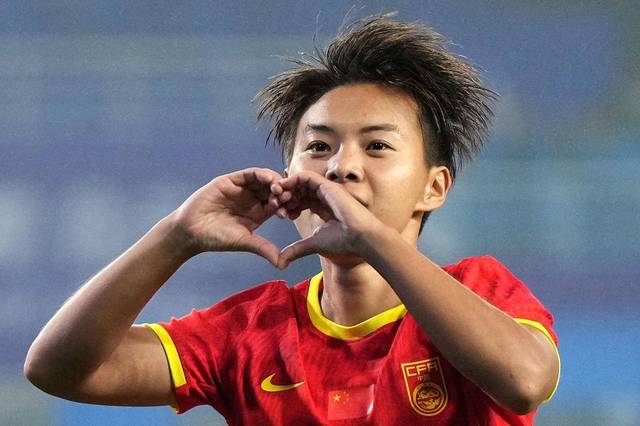 花式庆祝!亚运中国女足16球大胜 王霜比心