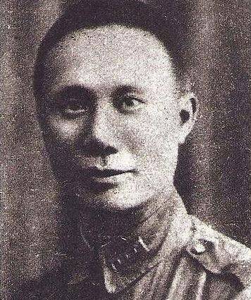 黄梅兴1937年7月7日卢沟桥事变后,日寇发动全面侵华战争,之后不久日寇