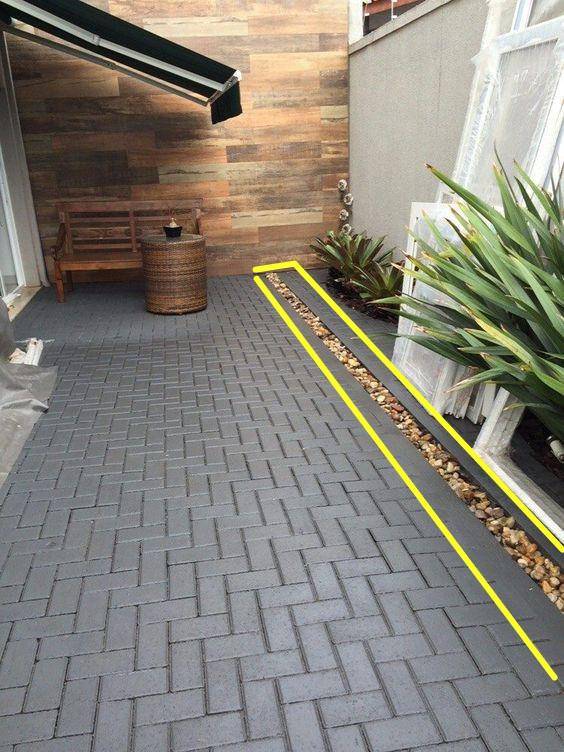 以后院子我要挖条排水沟,铺一层鹅卵石,排水顺畅还漂亮防滑