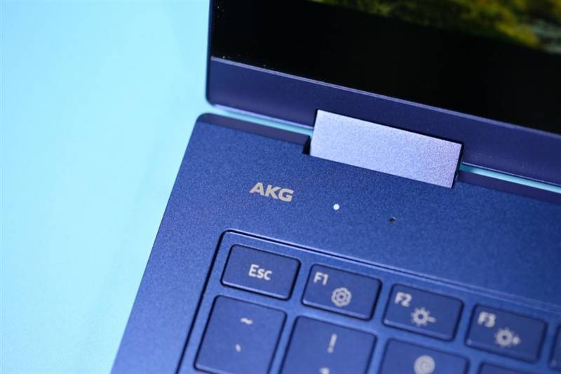 雅典娜来了全球首款qled屏幕笔记本三星galaxybookflex体验评测