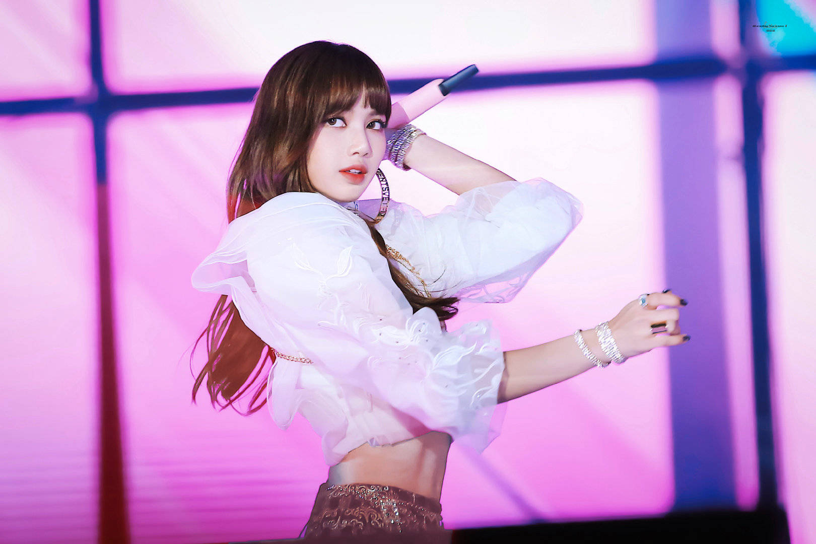 lisa青你2谈练习生时期过程太煎熬只能不停打给妈妈哭