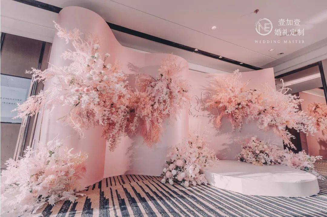 原创粉色少女婚礼,爱情的梦幻与甜蜜,唯美粉色的花艺装饰