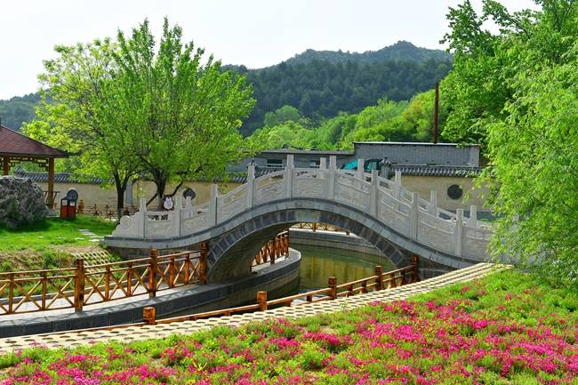 山西盂县藏山翠谷景区圆满召开红色文化研讨会