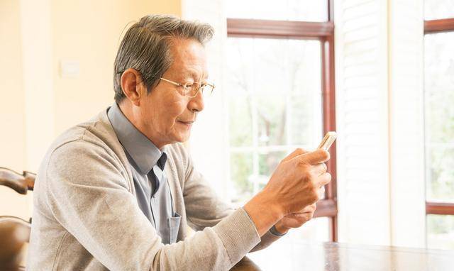 50岁男人的反思:你的朋友,是什么时候开始退出你的朋友圈的?