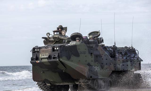 反恐载具之美国aav-7a1两栖装甲车