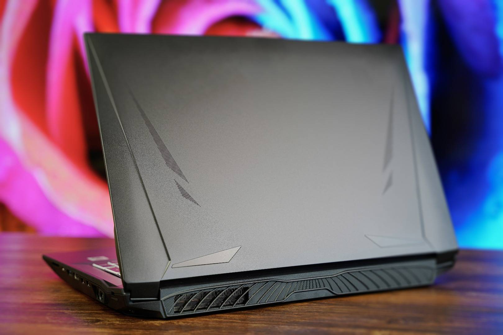 神舟战神tx9图赏吃鸡游戏本搭载神u和rtx显卡