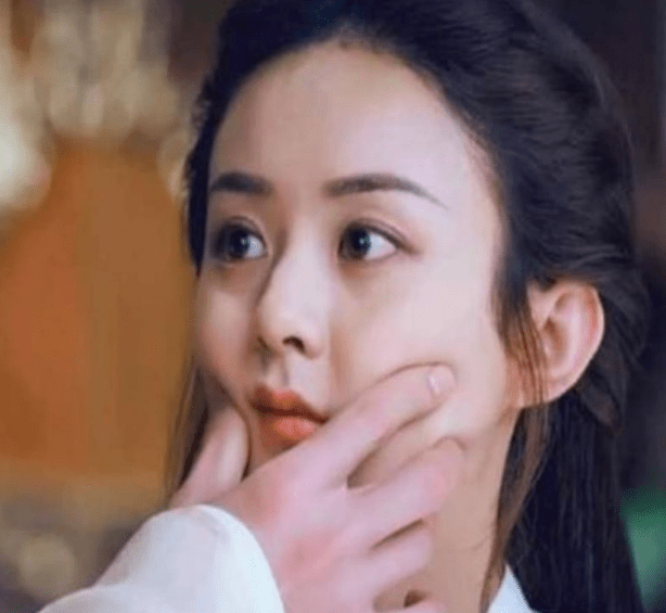 原创 赵丽颖被捏脸,热巴被捏脸,赵露思被捏脸,看到最后一位:下手也太