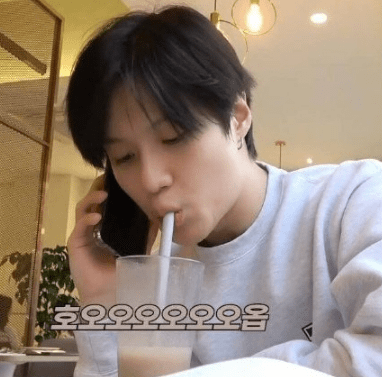 原创霸气主舞金钟仁泰民玩剪刀石头布就算了输了还用仙人掌惩罚