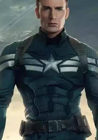 一身肌肉总是引人注目,一开开始的时候,那个瘦弱的小子只是后期合成的