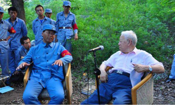 我所知道的丁小平以义务教学方式培养民族未来