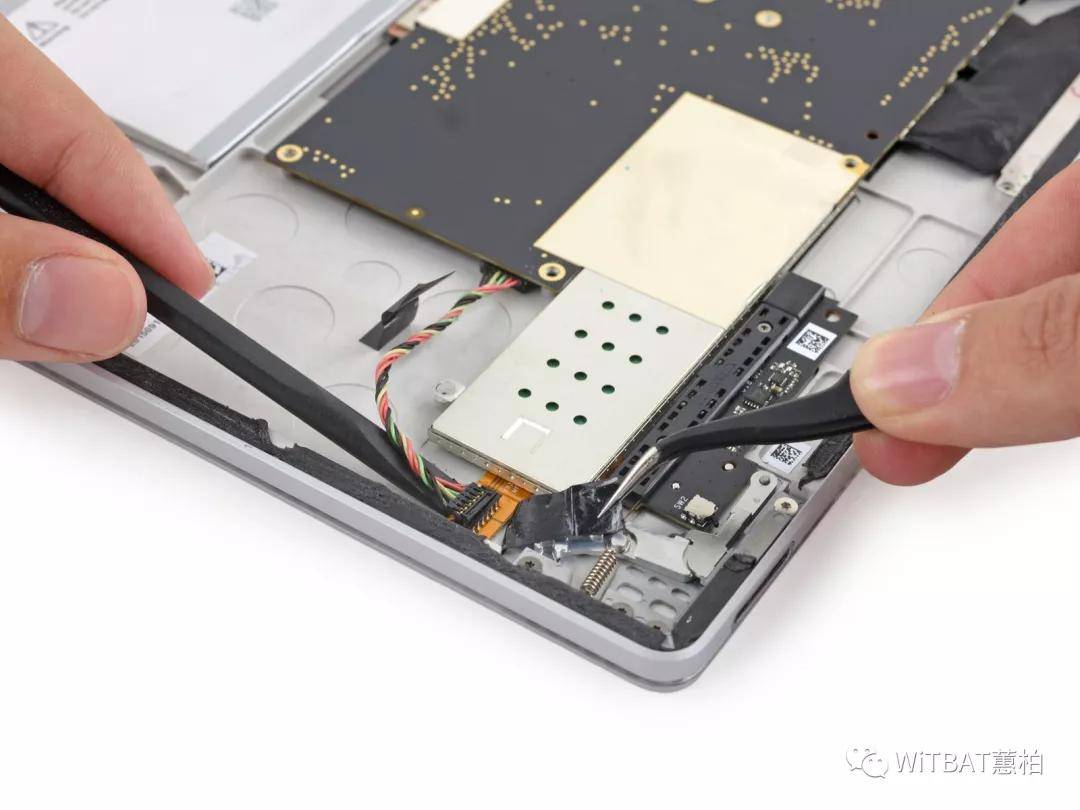 第一次更换微软surfacebook屏幕电池真得太难了