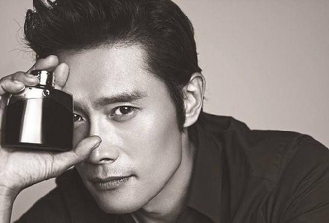 宋慧乔2000年和宋承宪合作《蓝色生死恋》,两人在剧中上演凄美爱情