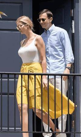 特朗普与伊万卡亲密从不避嫌,时刻都能秀父女情,管你别人怎么看