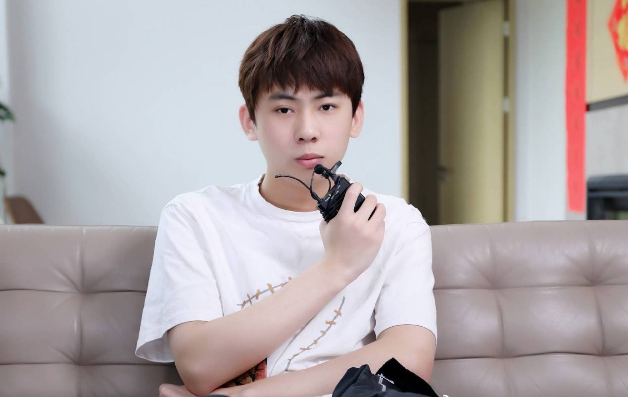 原创出问题了?lpl战队全员出售,阿布:这种操作太多了