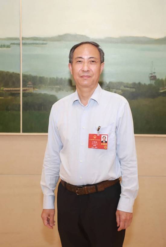 全国人大代表肖黎春解决电价交叉补贴理顺电价机制