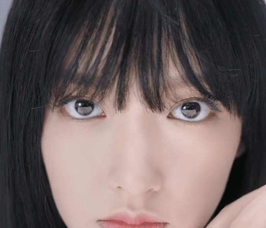 原创程潇拍广告要求淡妆出镜,镜头怼脸拍摄那一刻,这五官是认真的?