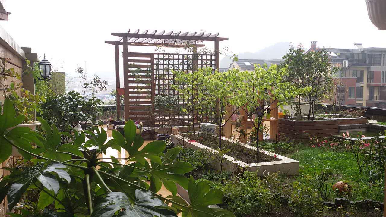 原创180㎡露台造园买了带露台的房子老公亲自设计出门就是花园