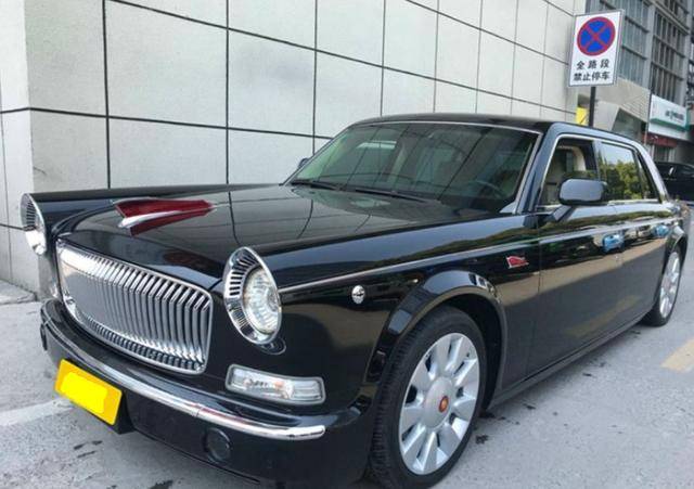 旧车行老板收回来一辆红旗l5整备一下自己开坦言出门比rr有面