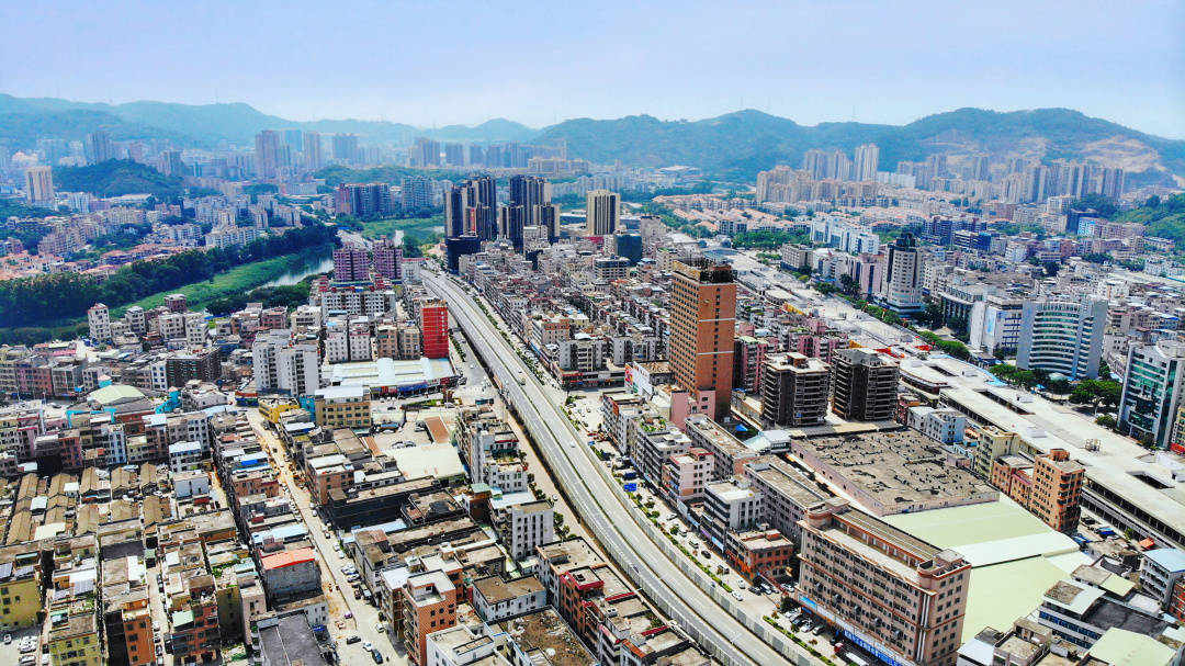 原创壮观众多无人机飞阅樟城带你鸟瞰城镇发展新变化