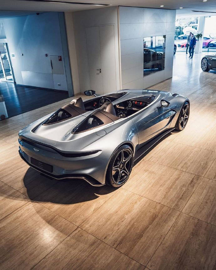 全球限量88台阿斯顿马丁限量版v12speedster