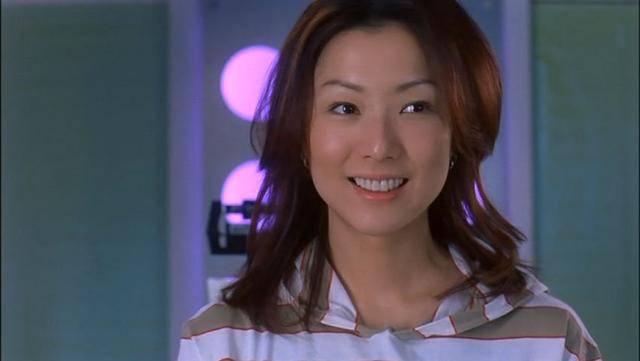 原创孝顺女儿名不虚传郑秀文为方便照顾父母就近买下豪宅送二老