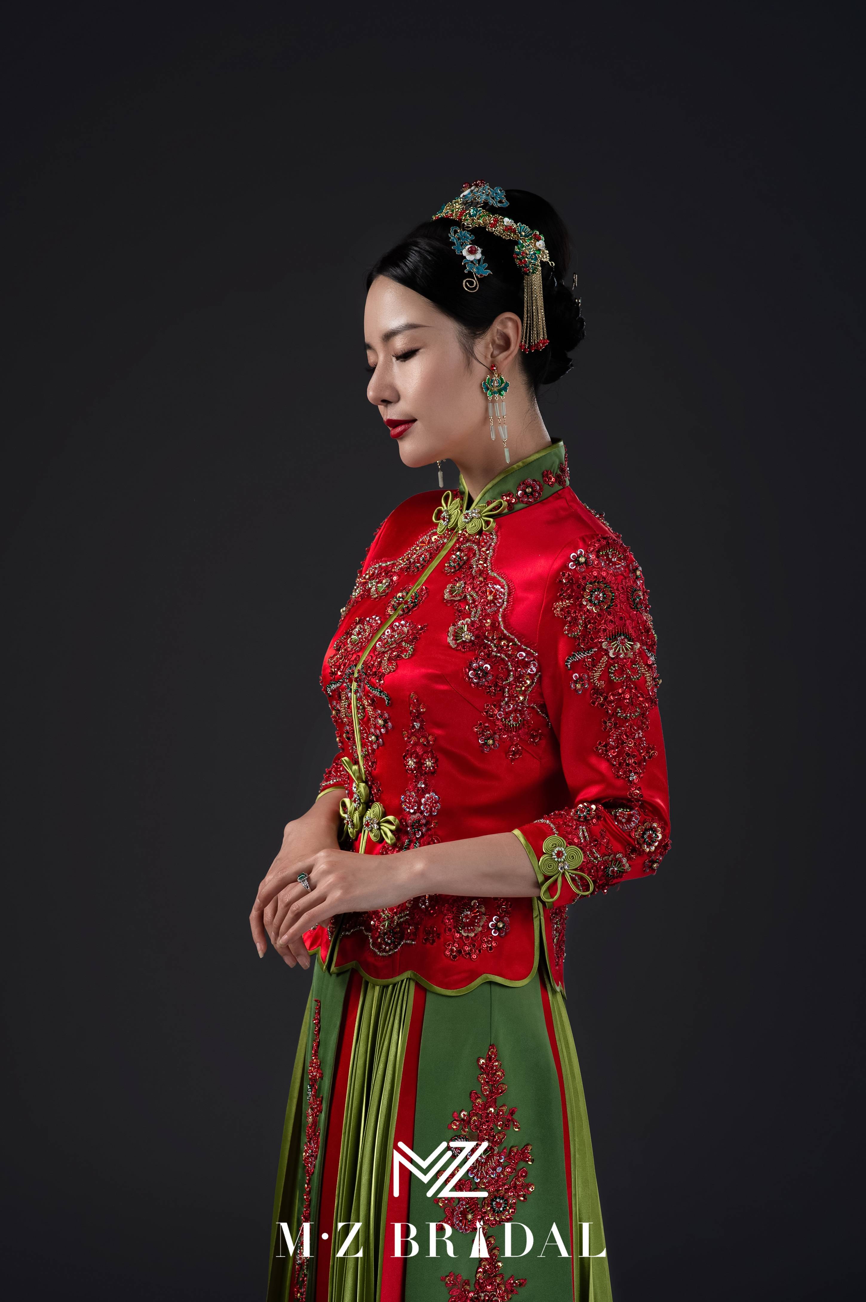 月色如练 娇靥晶莹如玉 秋波百转千回 便胜过万语千言 金丝软烟罗