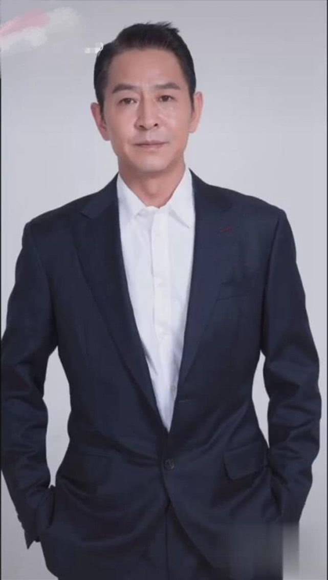 郭晓峰:我们的故事,于流年的指尖上,轻舞一抹思念的伤_手机搜狐网